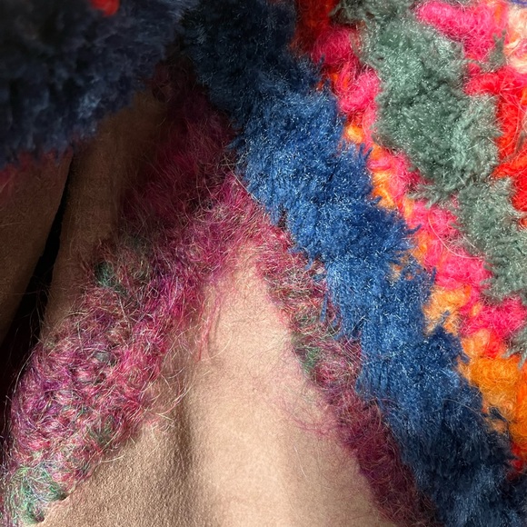 Vintage boho suede and yarn jacket by Norma - Picture 3 of 7